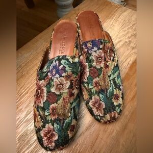 Rare Gentle Souls Floral Tapestry Slip On Mules Clogs Gently Used Cond